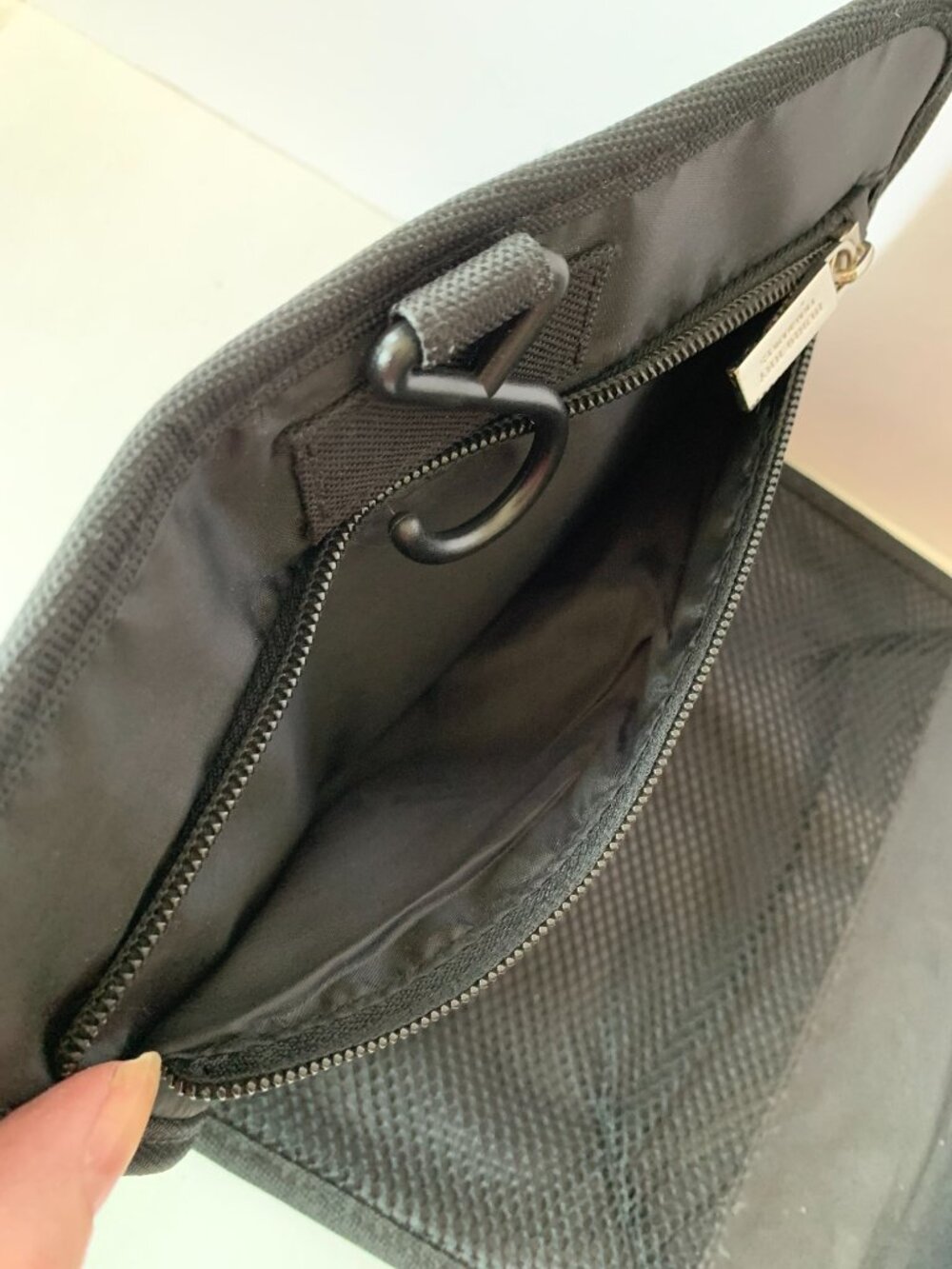 Burberry Fragrances Toiletry Travel Black Hanging Folding Compartment Bag - Picture 11 of 12